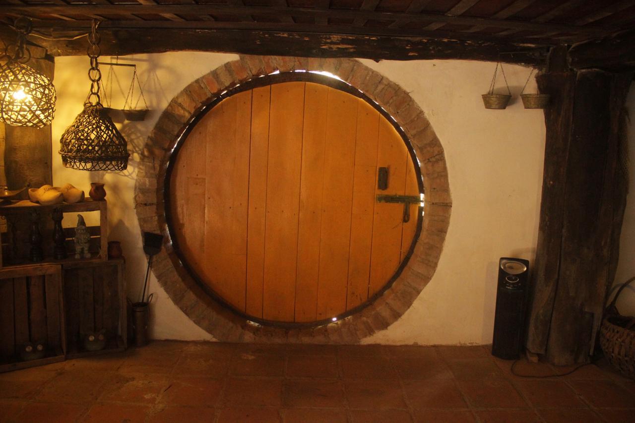 The Hobbit La Comarca Hotel Nueva San Salvador Kültér fotó