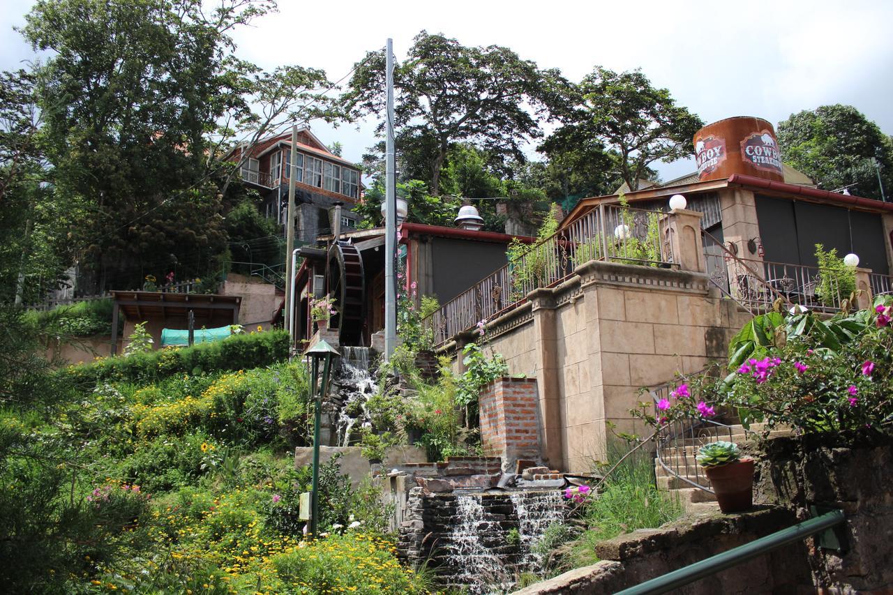 The Hobbit La Comarca Hotel Nueva San Salvador Kültér fotó